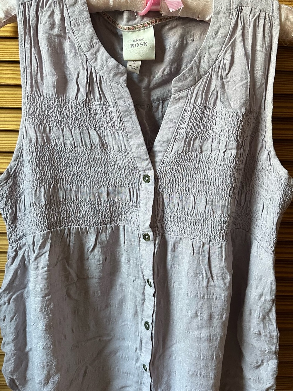 Knox Rose Sleeveless Button-Front Smocked Top in Light Lavender